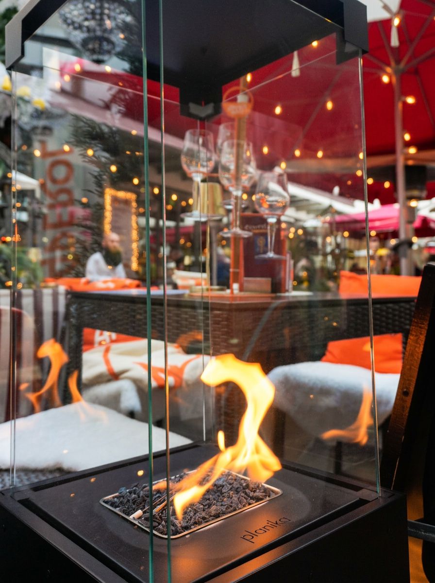 Feuerstelle auf der Terrasse des Espressitto