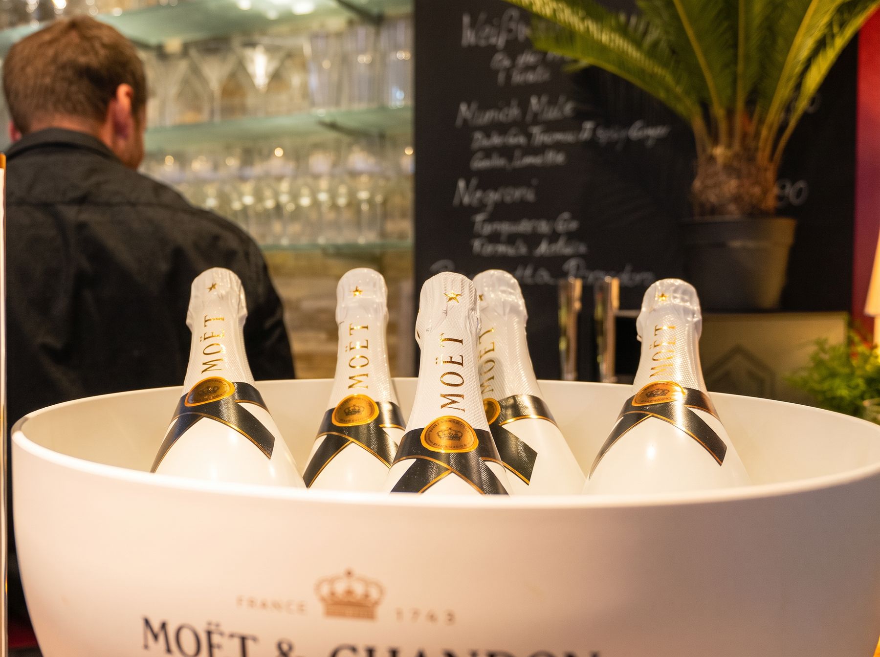 Moët Flaschen in einem Champagnerkühler